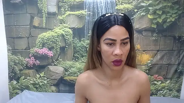 GlowGoddessxx online show from June 27, 2026, 3:44 am