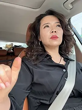 anna yngs online show from May 22, 2026, 3:57 am