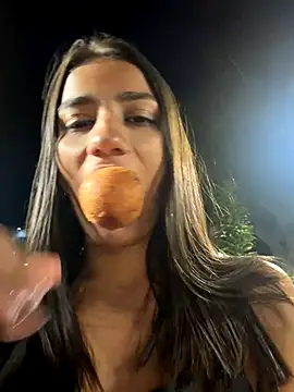 -juicy  online show from November 15, 2025, 11:10 pm