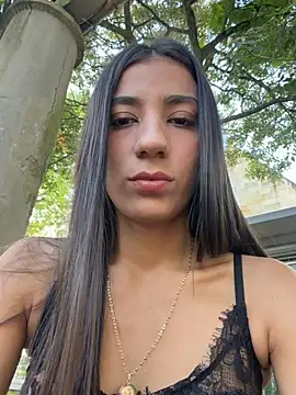 -juicy  online show from June 24, 2026, 9:25 pm