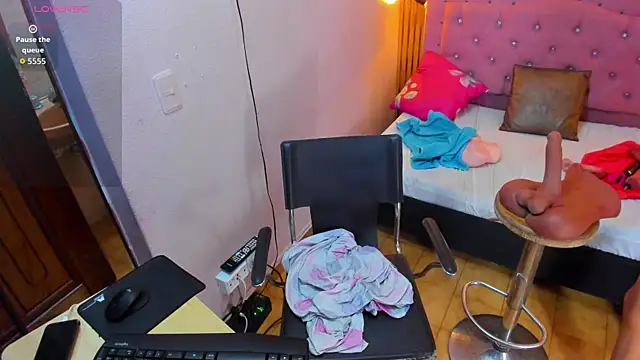 Lena Bdsm online show from March 26, 2026, 11:27 am