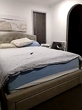 iamthepublickmasterbater online show from November 5, 2025, 3:23 pm