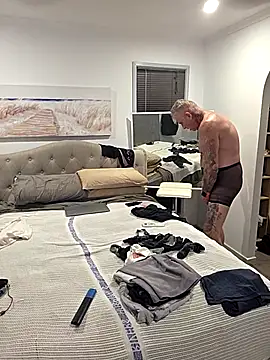 iamthepublickmasterbater online show from November 28, 2025, 11:13 am