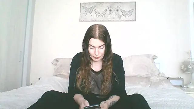 EllaKent online show from March 18, 2026, 3:48 pm