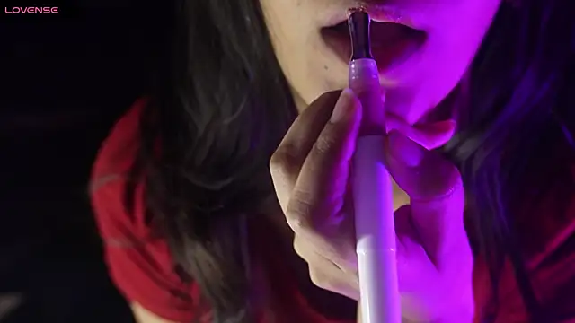 NidhiChandra online show from November 18, 2025, 8:19 am