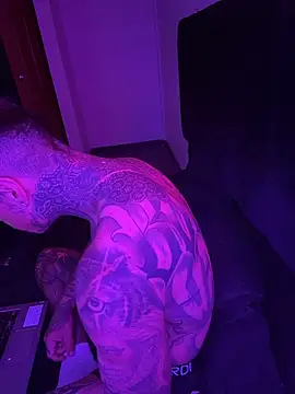 Snapshot of Buitrago_98 chatting on September 18, 2025, 9:00 am Buitrago 98 online show from September 18, 2025, 9:00 am