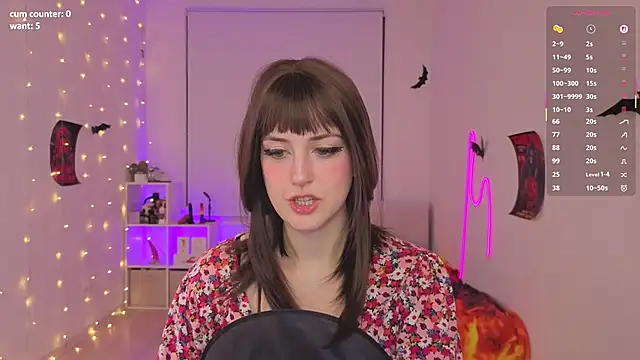 bananasgirl online show from October 23, 2025, 6:17 pm