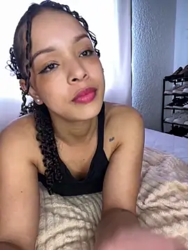 Snapshot of Yasmin777_ chatting on September 24, 2025, 6:33 pm Yasmin777  online show from September 24, 2025, 6:33 pm