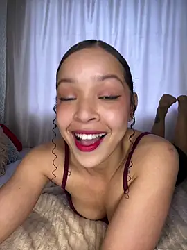 Snapshot of Yasmin777_ chatting on October 12, 2025, 7:02 pm Yasmin777  online show from October 12, 2025, 7:02 pm