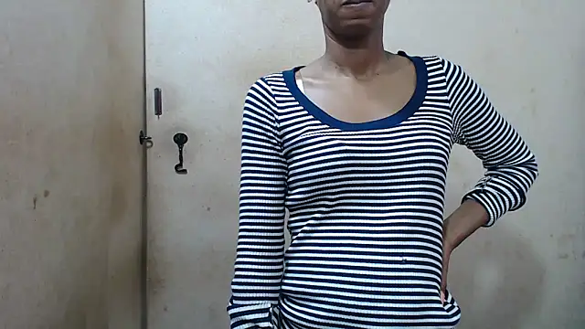 Snapshot of SweetSlender01 chatting on September 28, 2025, 10:09 am SweetSlender01 online show from September 28, 2025, 10:09 am