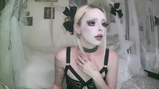 Snapshot of bl0odsyring3 chatting on April 10, 2026, 9:08 pm bl0odsyring3 online show from April 10, 2026, 9:08 pm