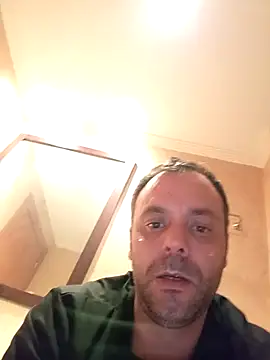 manchego85 online show from April 11, 2026, 1:43 am