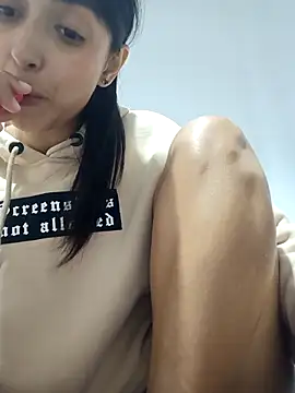 Snapshot of CandyFoxter_ chatting on October 17, 2025, 6:43 pm CandyFoxter  online show from October 17, 2025, 6:43 pm