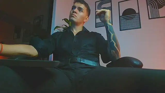 Snapshot of ALPHA_DOMINUS_ chatting on June 18, 2026, 4:13 am ALPHA DOMINUS online show from June 18, 2026, 4:13 am