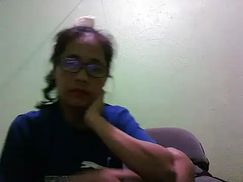 Snapshot of HotLadyPinay32 chatting on March 13, 2026, 7:37 am HotLadyPinay32 online show from March 13, 2026, 7:37 am