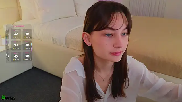 LolaPrise online show from December 1, 2025, 1:32 am