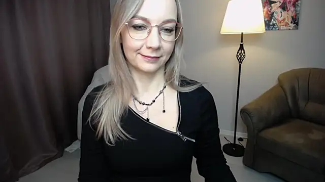 Ava Elior online show from October 18, 2025, 9:32 am