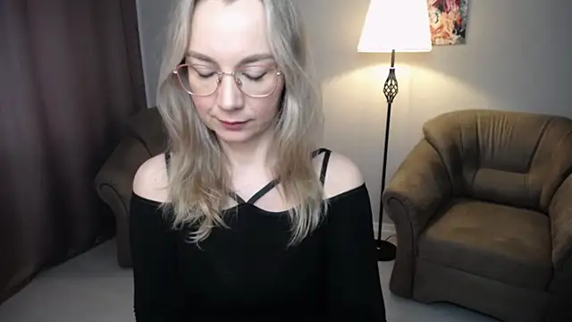 Ava Elior online show from March 27, 2026, 11:32 am