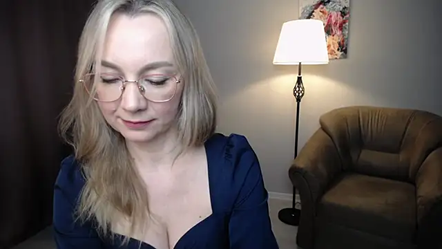 Ava Elior online show from April 13, 2026, 5:35 am