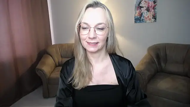 Ava Elior online show from July 6, 2026, 3:03 pm