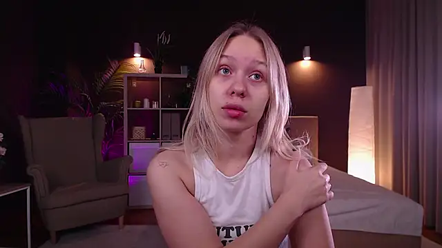 Snapshot of Pooja_Hegde chatting on October 7, 2025, 1:03 am Pooja Hegde online show from October 7, 2025, 1:03 am