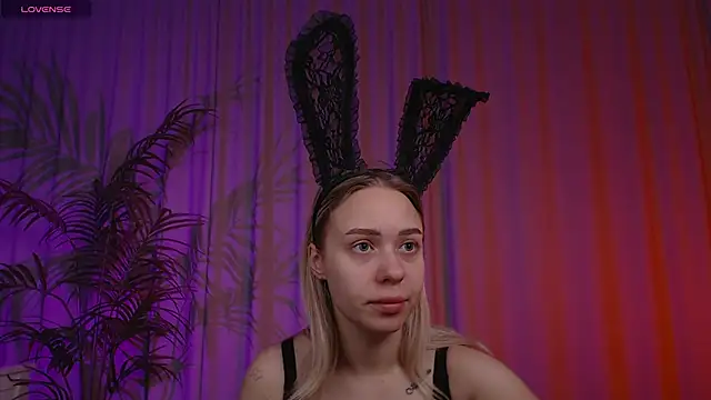 Snapshot of Pooja_Hegde chatting on October 8, 2025, 1:14 am Pooja Hegde online show from October 8, 2025, 1:14 am