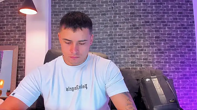 Snapshot of connorsmiith chatting on September 29, 2025, 11:59 am connorsmiith online show from September 29, 2025, 11:59 am