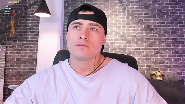 Snapshot of connorsmiith chatting on October 7, 2025, 1:41 pm connorsmiith online show from October 7, 2025, 1:41 pm