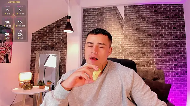 Snapshot of connorsmiith chatting on October 9, 2025, 11:30 am connorsmiith online show from October 9, 2025, 11:30 am