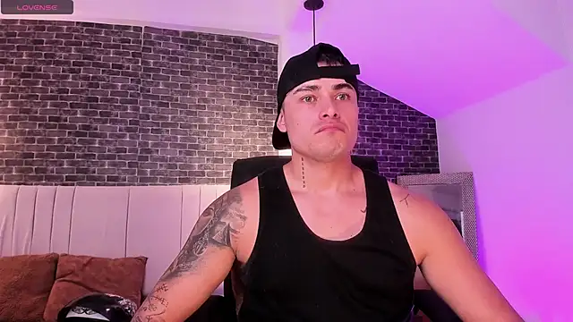 connorsmiith online show from March 13, 2026, 12:23 pm