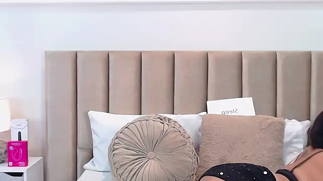 MelodyCarsson online show from February 19, 2026, 12:23 pm