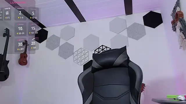 Susanahendrix online show from May 21, 2026, 6:37 pm
