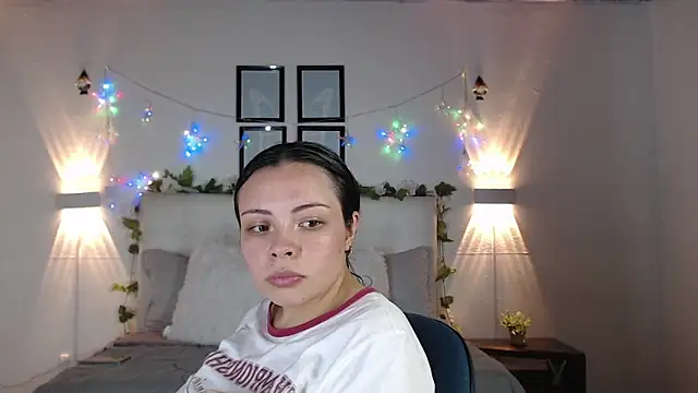 Megan 05  online show from March 28, 2026, 7:13 pm