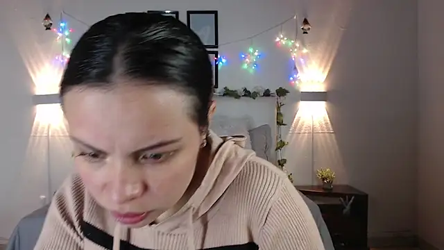 Snapshot of Megan_05_ chatting on April 19, 2026, 7:16 pm Megan 05 online show from April 19, 2026, 7:16 pm