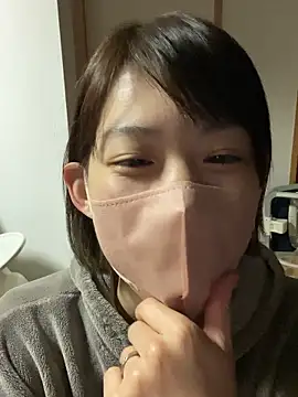 Snapshot of usako_2025 chatting on March 31, 2026, 1:11 pm usako 2025 online show from March 31, 2026, 1:11 pm