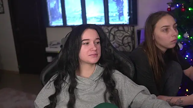 Snapshot of lis_silver chatting on January 10, 2026, 1:24 pm lis silver online show from January 10, 2026, 1:24 pm