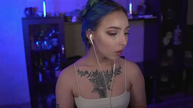 Snapshot of lis_silver chatting on May 17, 2026, 4:25 pm lis silver online show from May 17, 2026, 4:25 pm