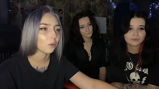 Snapshot of lis_silver chatting on July 4, 2026, 6:25 pm lis silver online show from July 4, 2026, 6:25 pm