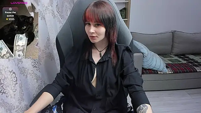 Snapshot of MistyDark chatting on February 5, 2026, 11:59 am MistyDark online show from February 5, 2026, 11:59 am