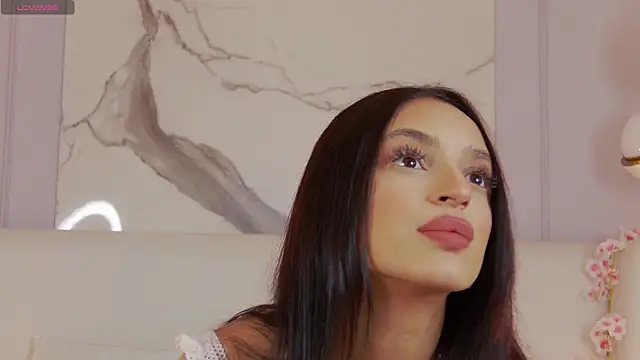 AdoraCortes online show from October 14, 2025, 5:08 am