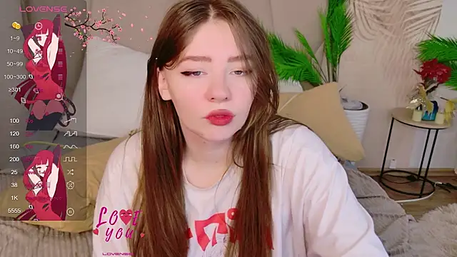 Moon  Bunny online show from April 9, 2026, 4:23 pm