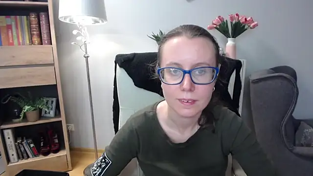 Snapshot of sweetxLizzy chatting on March 18, 2026, 5:32 am sweetxLizzy online show from March 18, 2026, 5:32 am