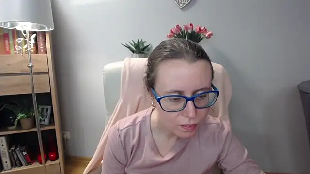 Snapshot of sweetxLizzy chatting on April 3, 2026, 4:32 am sweetxLizzy online show from April 3, 2026, 4:32 am