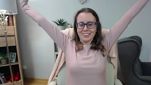 Snapshot of sweetxLizzy chatting on April 14, 2026, 4:40 am sweetxLizzy online show from April 14, 2026, 4:40 am