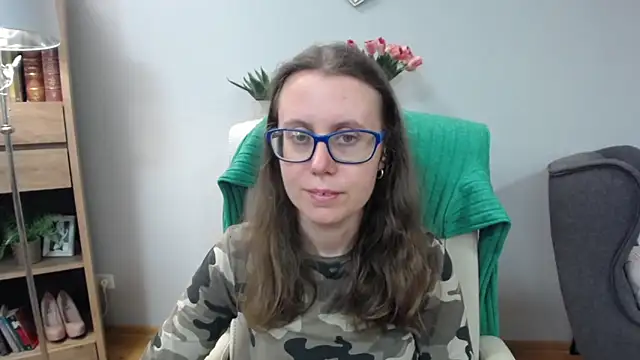 sweetxLizzy online show from May 13, 2026, 4:32 am