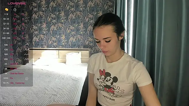 Kseni a online show from October 4, 2025, 10:46 am