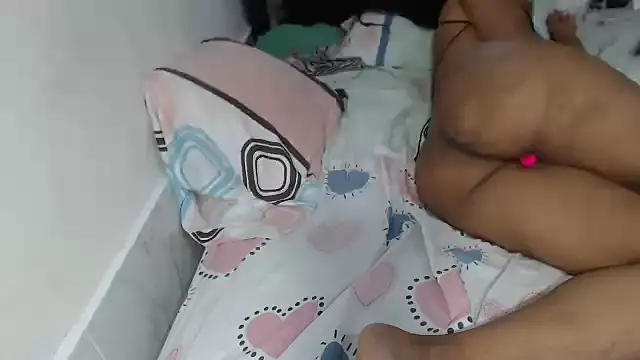 PERLA BLACK  online show from November 20, 2025, 7:52 am