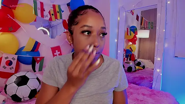 Snapshot of _Zahara_ chatting on June 27, 2026, 11:10 pm Zahara online show from June 27, 2026, 11:10 pm