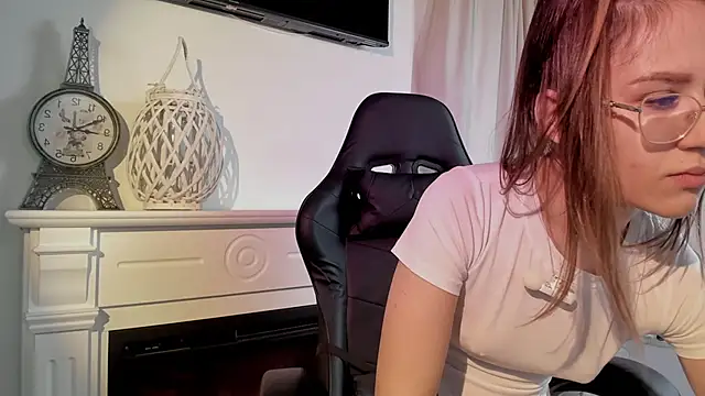 EvaBllake online show from November 8, 2025, 6:24 am