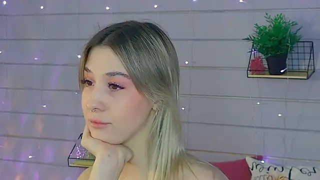 Snapshot of Bella_svon chatting on February 2, 2026, 5:22 pm Bella svon online show from February 2, 2026, 5:22 pm